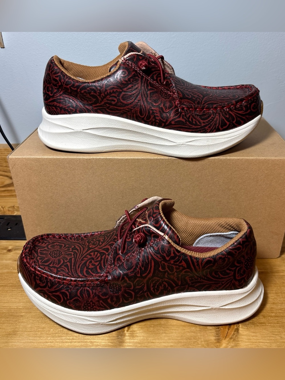 Twisted X Tooled Feather Casual Rio Red - Footwear Ladies - Wcau024 SZ 6M
